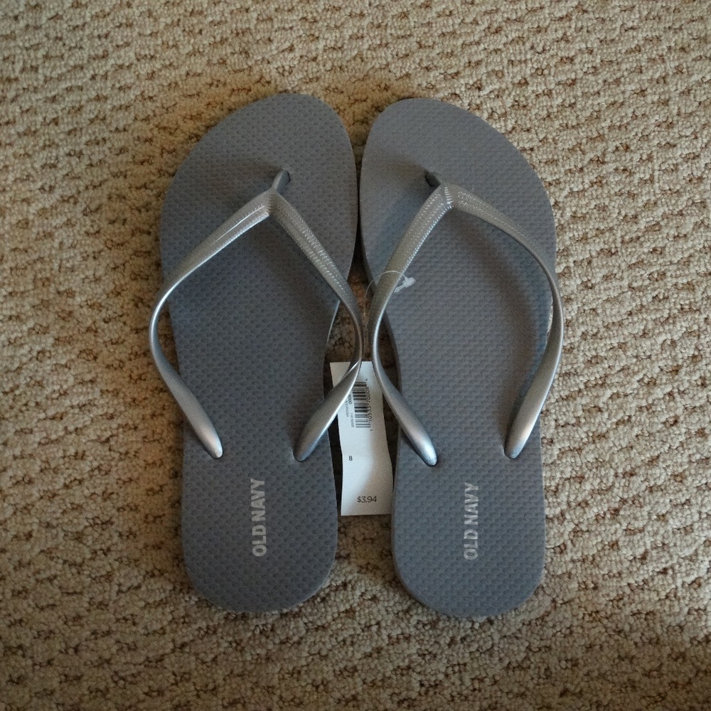 Old Navy Gray Flip Flops
